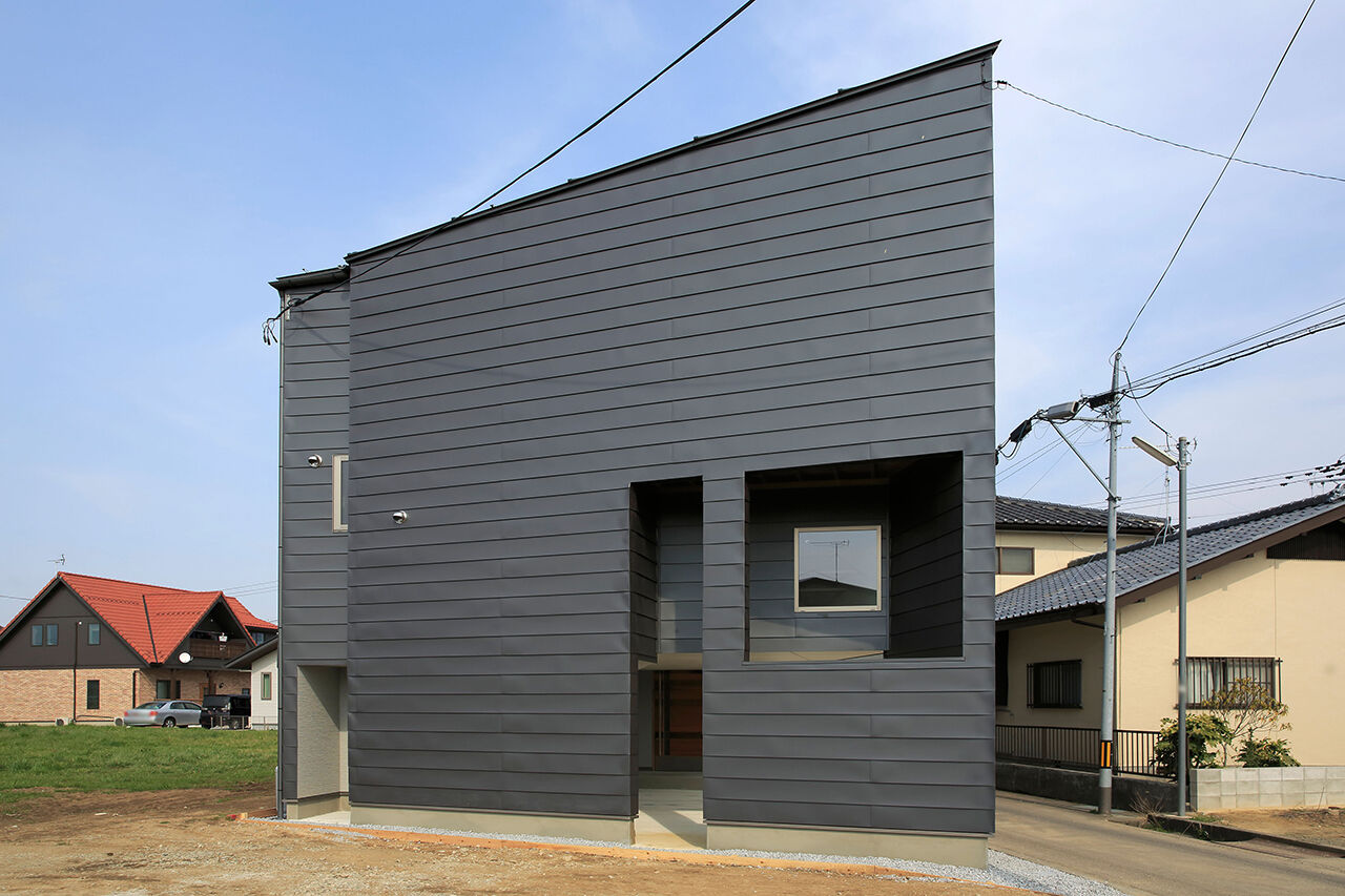 エアコーポレーション 【間取り図有｜2500万円台｜3LDK｜建築家と建てる｜狭小変形土地｜インナーガレージ】三角地の家の建築実例画像2