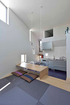 エアコーポレーション 【間取り図有｜2500万円台｜3LDK｜建築家と建てる｜狭小変形土地｜インナーガレージ】三角地の家の建築実例画像5