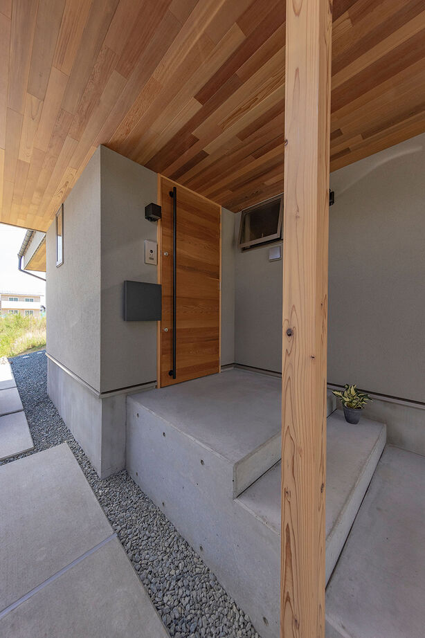 エアコーポレーション 【間取り図有｜2000万円～｜2LDK｜建築家と建てる｜モダン×無垢材】ふたつの中庭を持つ家の建築実例画像9