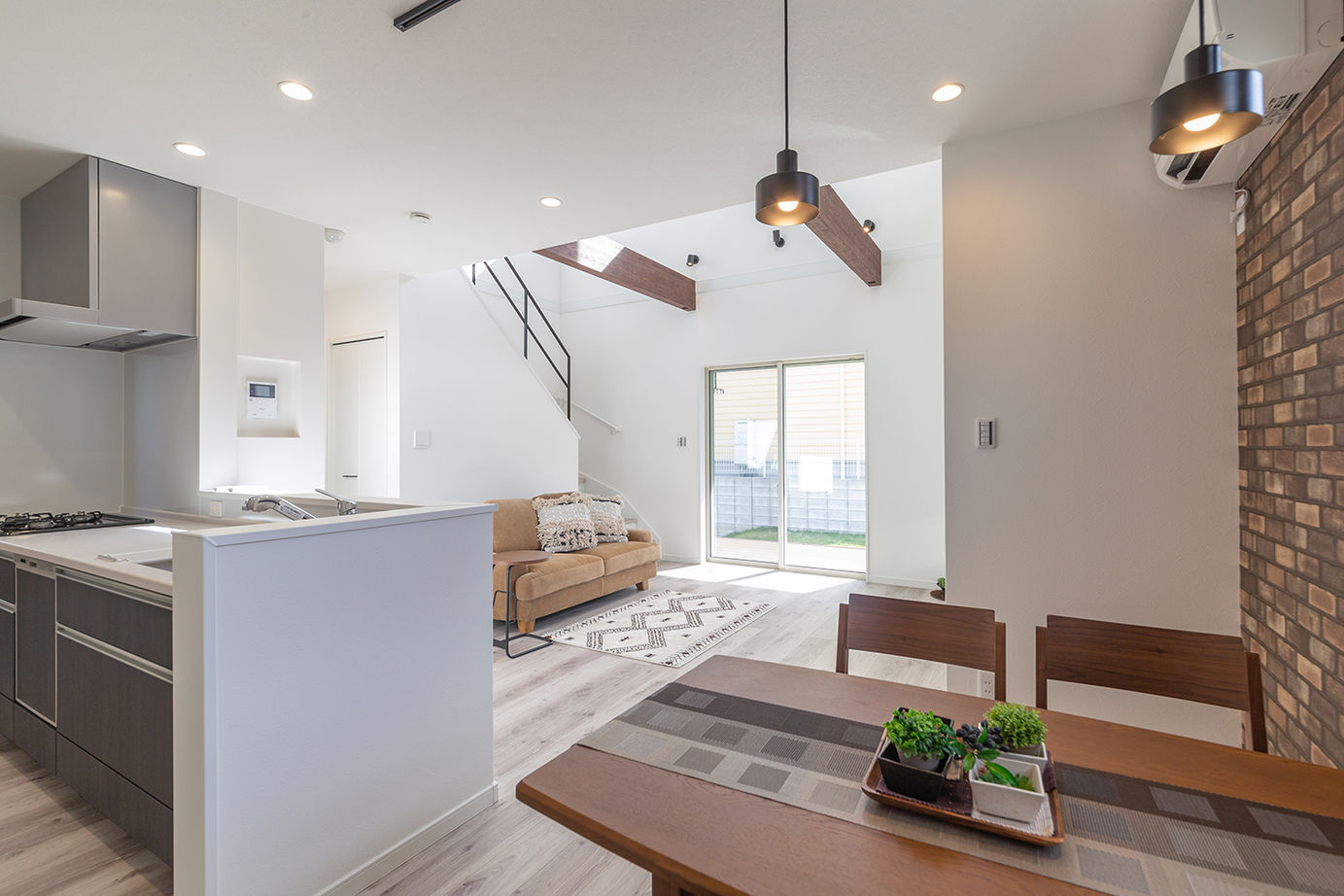 ブルージア 【2000万円台/間取り有】フレンチテイストを取り入れた、「都市型のアメリカンスタイル」の建築実例画像5