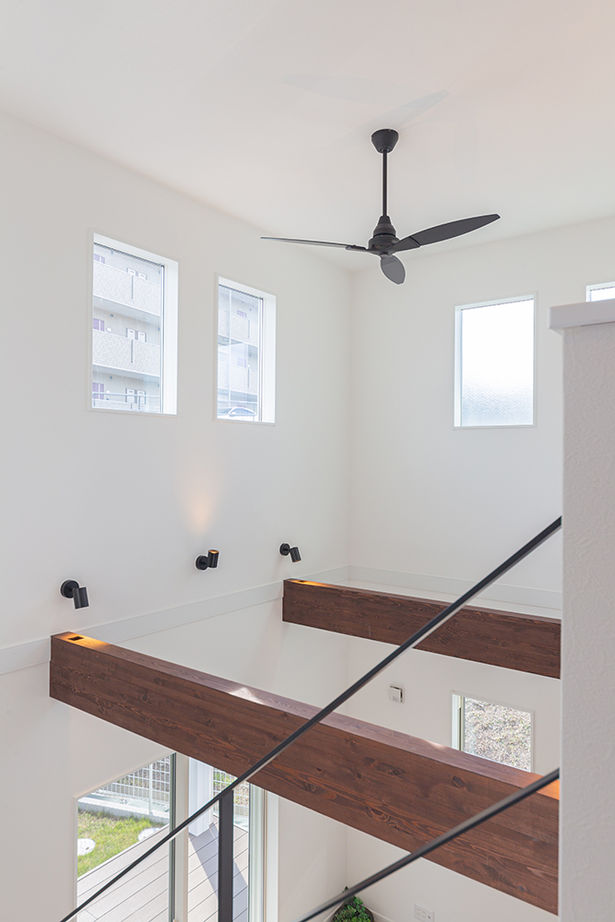 ブルージア 【2000万円台/間取り有】フレンチテイストを取り入れた、「都市型のアメリカンスタイル」の建築実例画像9