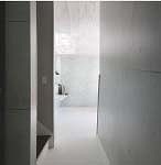 カクニシビルダー 中も外も傾いたデザインが個性的！クルマ好きの憧れを叶えたユニークなガレージハウスの建築実例画像5