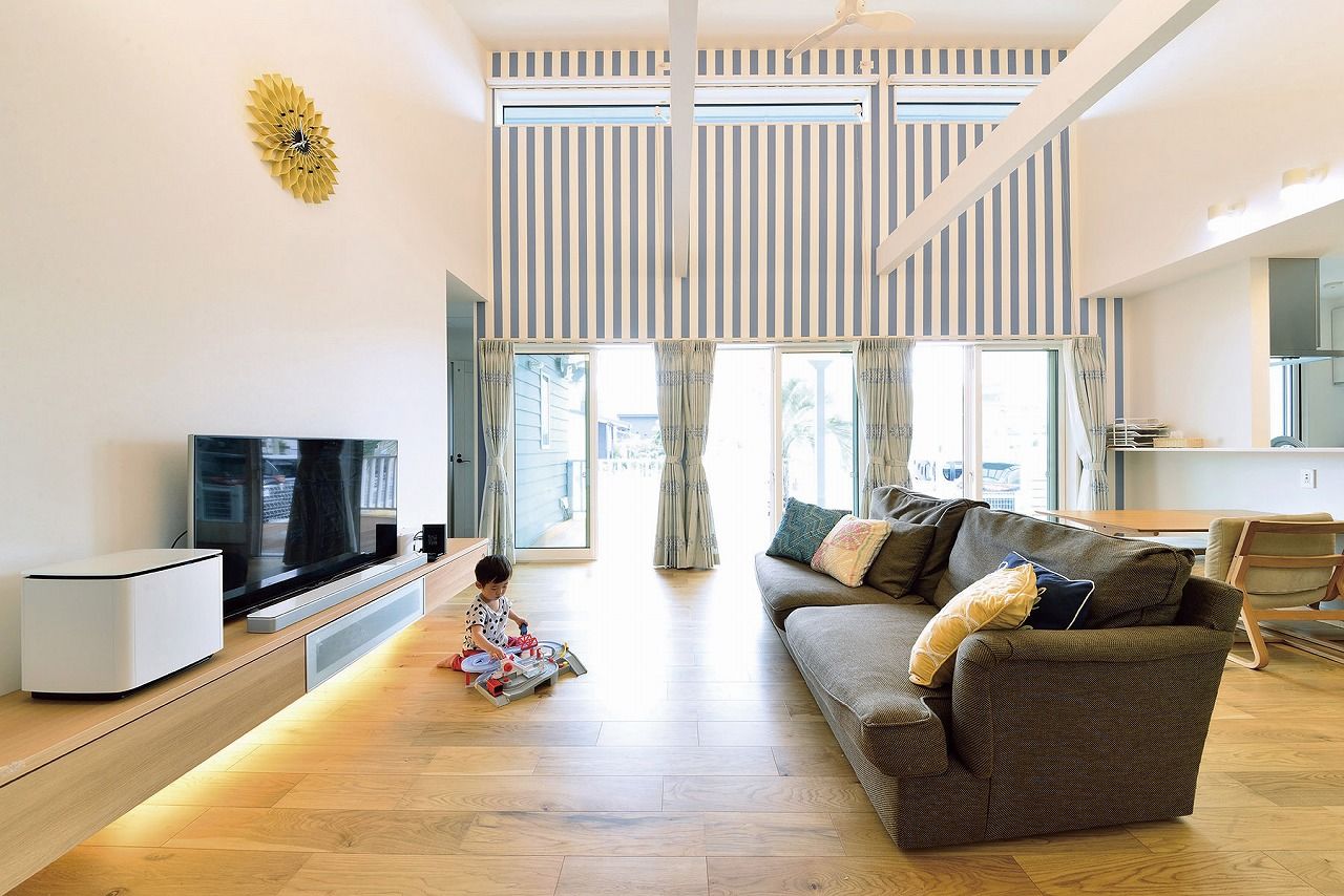 カクニシビルダー 【42坪/間取り図有】カバードポーチや庭と繋がる暮らしを実現。西海岸を彷彿とさせる爽やかな平屋の建築実例画像5