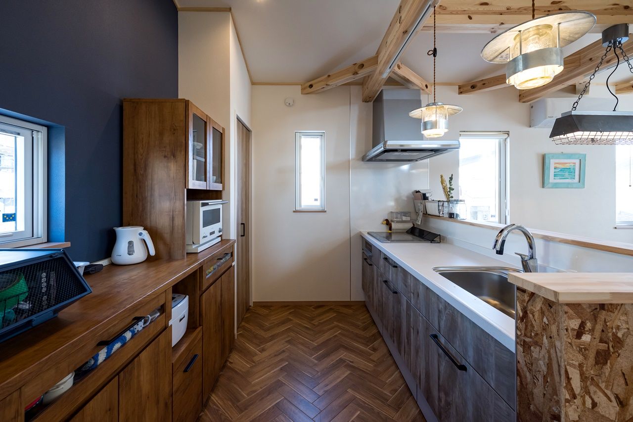 BinO太田 中村住宅工業 【WAVE #アメリカンスタイル #ヤシの木 #シアタールーム】ヤシの木が似合う遊びゴコロのある家の建築実例画像5