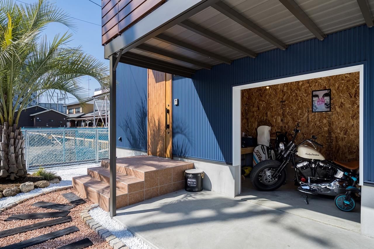 BinO太田 中村住宅工業 【WAVE #アメリカンスタイル #ヤシの木 #シアタールーム】ヤシの木が似合う遊びゴコロのある家の建築実例画像9