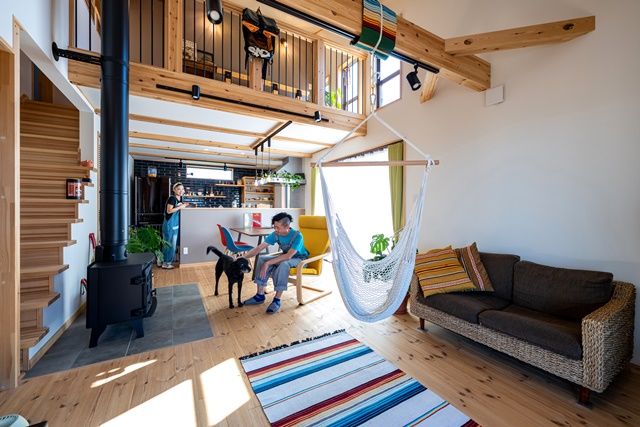 BinO太田 中村住宅工業 【LOAFER #ウッドデッキ #タイル #シューズクローゼット】犬と暮らす お気に入りのモノを愛でる家の建築実例画像2