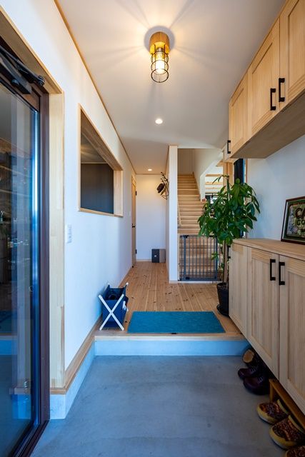 BinO太田 中村住宅工業 【LOAFER #ウッドデッキ #タイル #シューズクローゼット】犬と暮らす お気に入りのモノを愛でる家の建築実例画像6