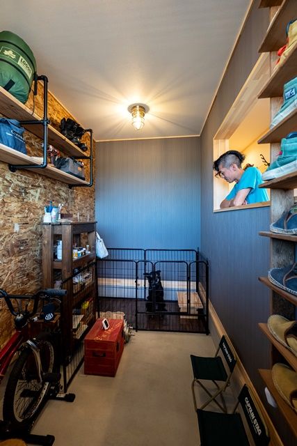 BinO太田 中村住宅工業 【LOAFER #ウッドデッキ #タイル #シューズクローゼット】犬と暮らす お気に入りのモノを愛でる家の建築実例画像7