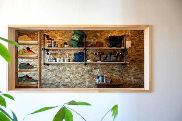 BinO太田 中村住宅工業 【LOAFER #ウッドデッキ #タイル #シューズクローゼット】犬と暮らす お気に入りのモノを愛でる家の建築実例画像8