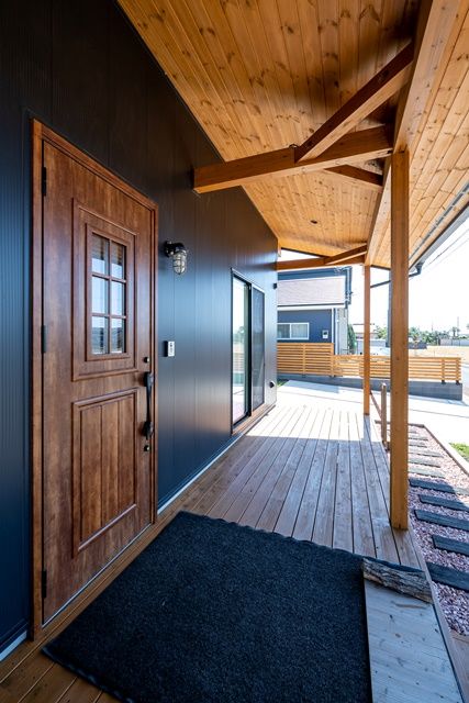 BinO太田 中村住宅工業 【LOAFER #ウッドデッキ #タイル #シューズクローゼット】犬と暮らす お気に入りのモノを愛でる家の建築実例画像9