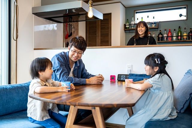 BinO太田 中村住宅工業 【LOAFER #造作洗面 #吹抜け ＃ウッドデッキ】大人の秘密基地 スコッチを味わう至福の家の建築実例画像4