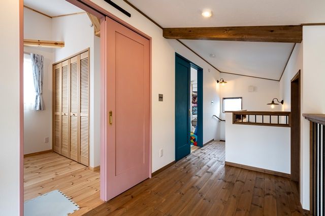 BinO太田 中村住宅工業 【LOAFER #造作洗面 #吹抜け ＃ウッドデッキ】大人の秘密基地 スコッチを味わう至福の家の建築実例画像7