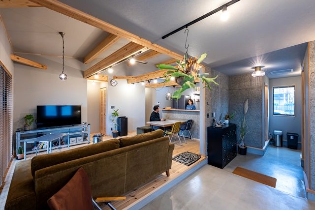 BinO太田 中村住宅工業 【COVACO #土間リビング #造作洗面】観葉植物が映える 土間リビングで寛ぐしっとりした平屋の建築実例画像2