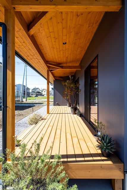 BinO太田 中村住宅工業 【COVACO #土間リビング #造作洗面】観葉植物が映える 土間リビングで寛ぐしっとりした平屋の建築実例画像10