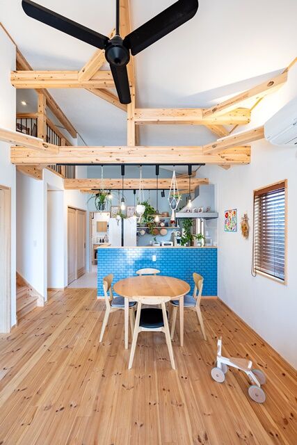 BinO太田 中村住宅工業 【POCHE #書斎 #ガレージ #ウッドデッキ】ワークスペースとアウトドアストッカー 仕事も趣味も充実の家の建築実例画像4