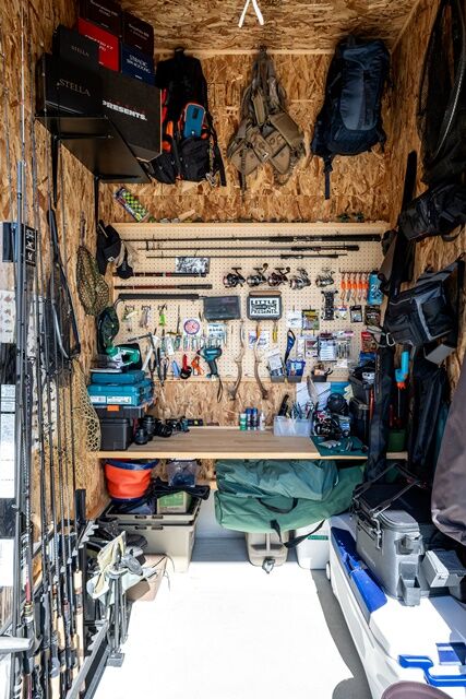 BinO太田 中村住宅工業 【POCHE #書斎 #ガレージ #ウッドデッキ】ワークスペースとアウトドアストッカー 仕事も趣味も充実の家の建築実例画像7