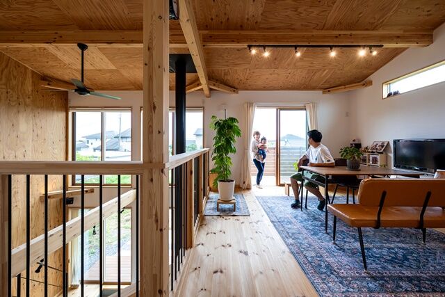 BinO太田 中村住宅工業 【BOOOTS #吹抜け #セカンドリビング】こだわりのリビング階段と薪ストーブ 自然と人が集まるLDKの建築実例画像9