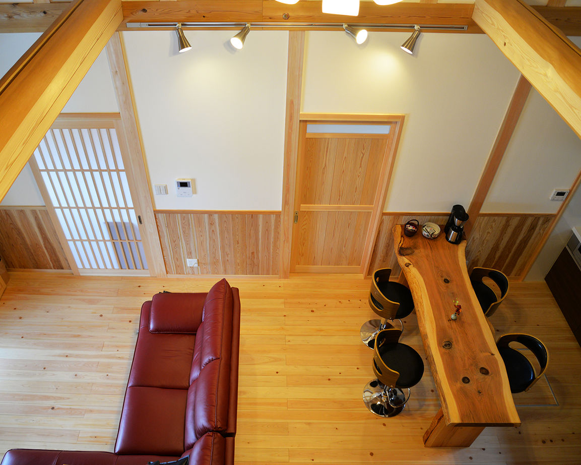 川口建設 【価格1000万円台/平屋/延床30坪/間取り】8寸角の大黒柱や太い梁が支えるロフト付き平屋/ナチュラル/木の家の建築実例画像5