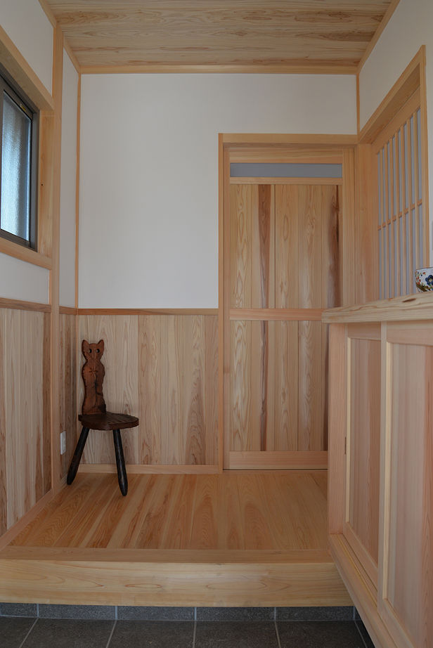 川口建設 【価格1000万円台/平屋/延床30坪/間取り】8寸角の大黒柱や太い梁が支えるロフト付き平屋/ナチュラル/木の家の建築実例画像6