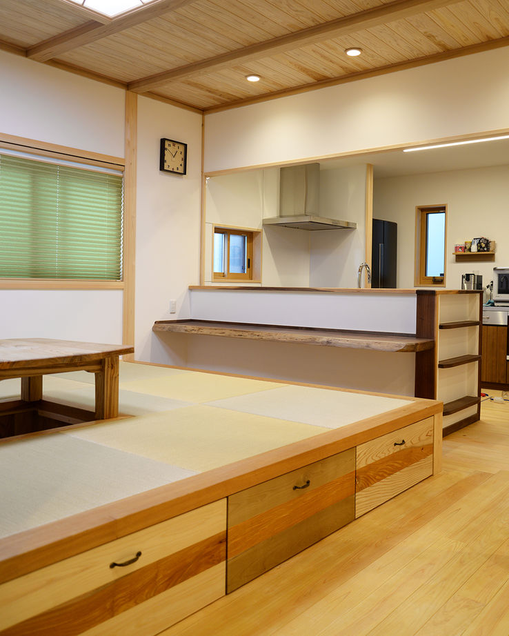 川口建設 【2000万円台/大阪府/木の家/和モダン/間取り】家族が集まる工夫満載リビング。産直材と手仕事の温もりの家の建築実例画像3