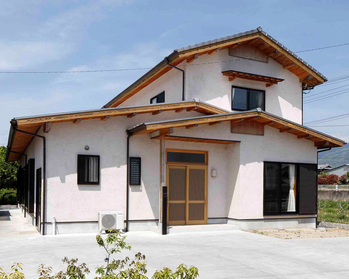 川口建設 【3000万円台/和歌山県/吹き抜け/木の家】様々な無垢材が織り成す、伝統の技と強固な構造・高い断熱性の家の建築実例画像2