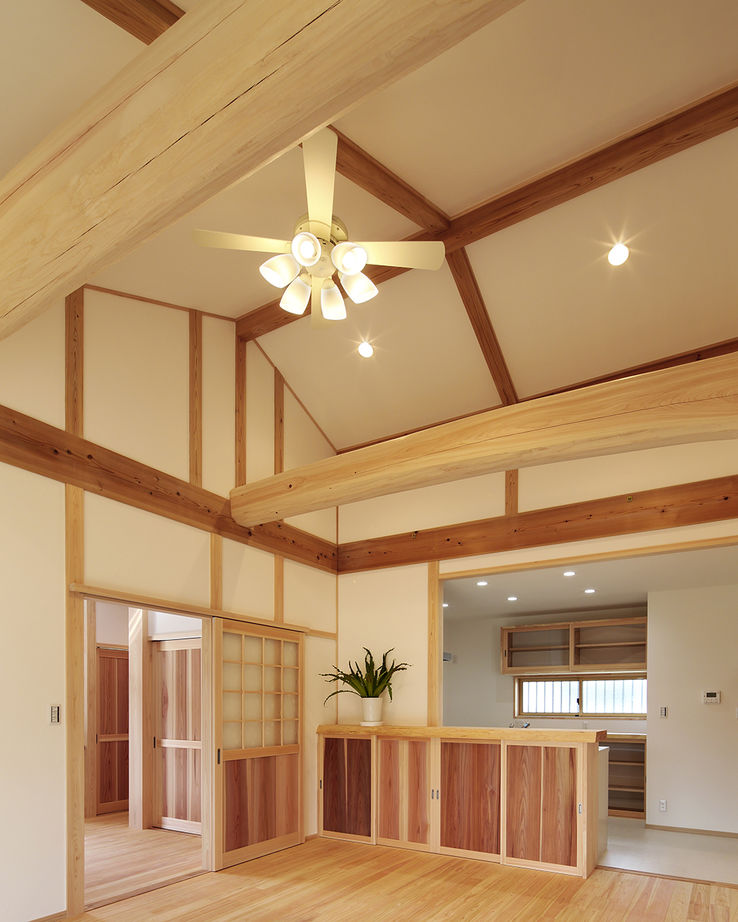 川口建設 【大阪府/平屋/木の家/バリアフリー】高い勾配天井が快適な家。こだわりの色使いでおしゃれな和風モダンにの建築実例画像4