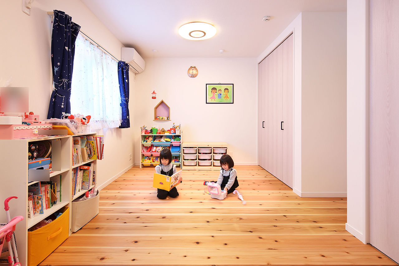 川口建設 【平屋/木の家/2000万円台】勾配天井に太い梁。様々な木を大工の手仕事で生かした、子育て家族の家の建築実例画像9