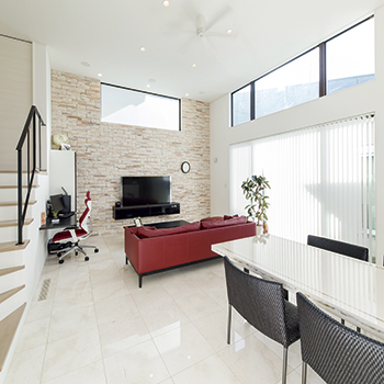 オカモトハウジング 【間取り図有/ガレージ/スキップフロア】空間を生み出す、シンプル&ラグジュアリーなデザインハウスの建築実例画像3