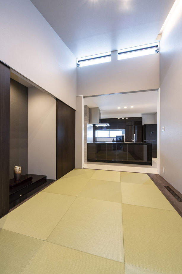 オカモトハウジング 【間取り図有/平屋/ガレージ/テラス】週末は友人が集い、寛ぐ。人生を楽しむプライベートリゾートの建築実例画像7