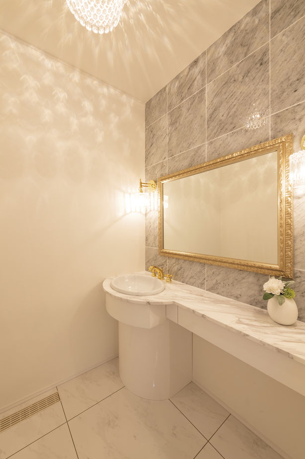 オカモトハウジング 【ガレージ/テラス】光とタイルが織りなす魅惑のホテルライク空間“スイートを超える家”の建築実例画像8