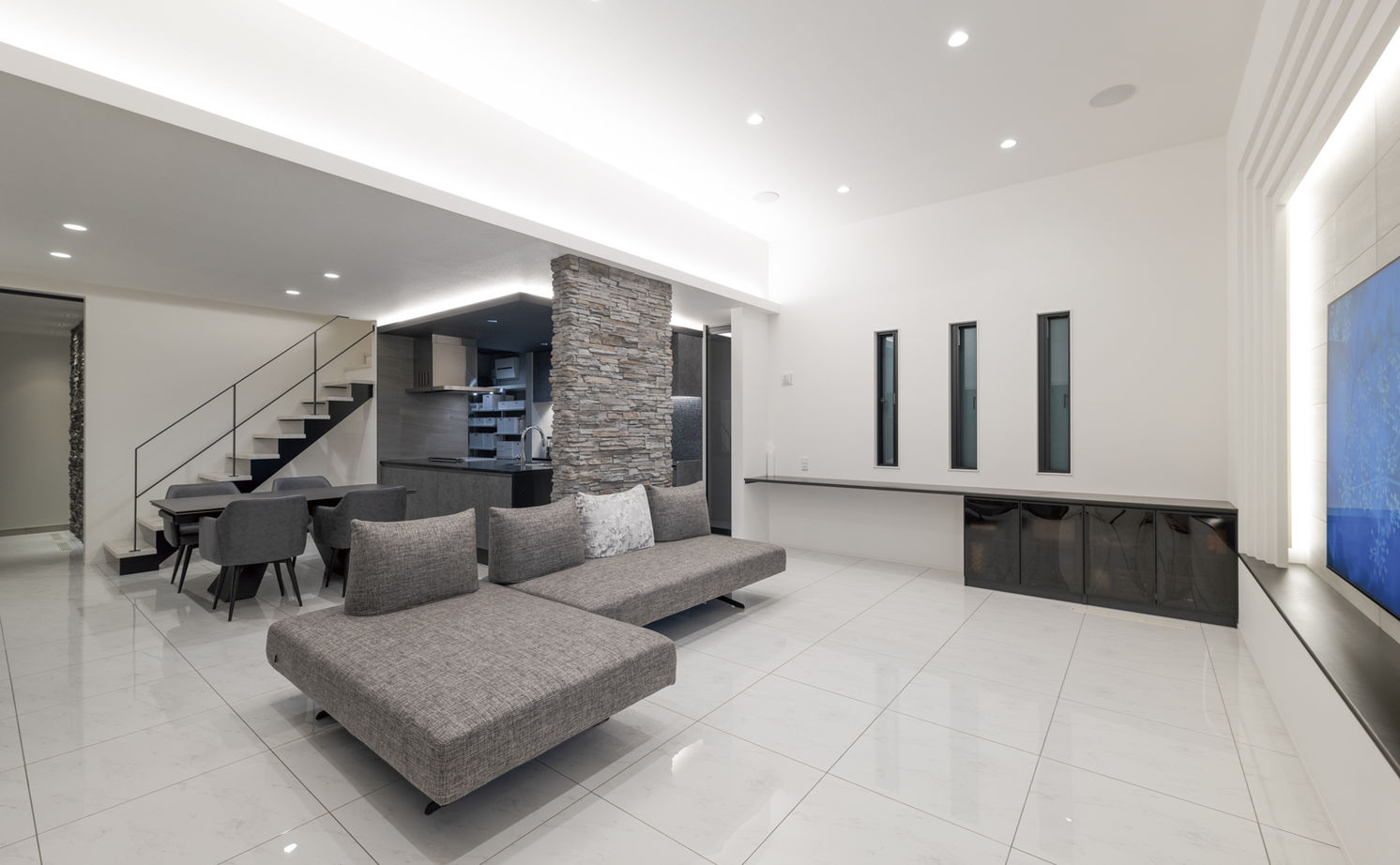 オカモトハウジング 【間取り図有/テラス/リゾートライク】大開口でリビングと繋がる、水盤テラスのある家の建築実例画像6