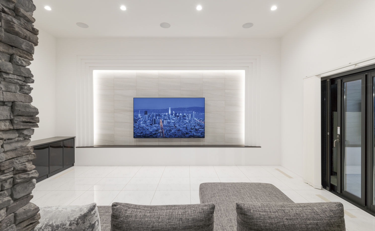 オカモトハウジング 【間取り図有/テラス/リゾートライク】大開口でリビングと繋がる、水盤テラスのある家の建築実例画像7