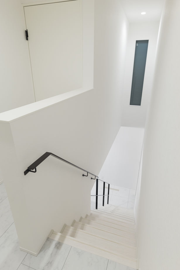 オカモトハウジング 【間取り図有/テラス/リゾートライク】大開口でリビングと繋がる、水盤テラスのある家の建築実例画像13