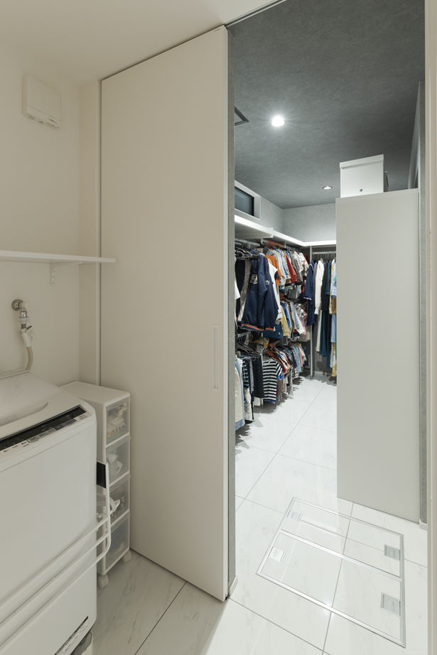 オカモトハウジング 【間取り図有/テラス/リゾートライク】大開口でリビングと繋がる、水盤テラスのある家の建築実例画像14