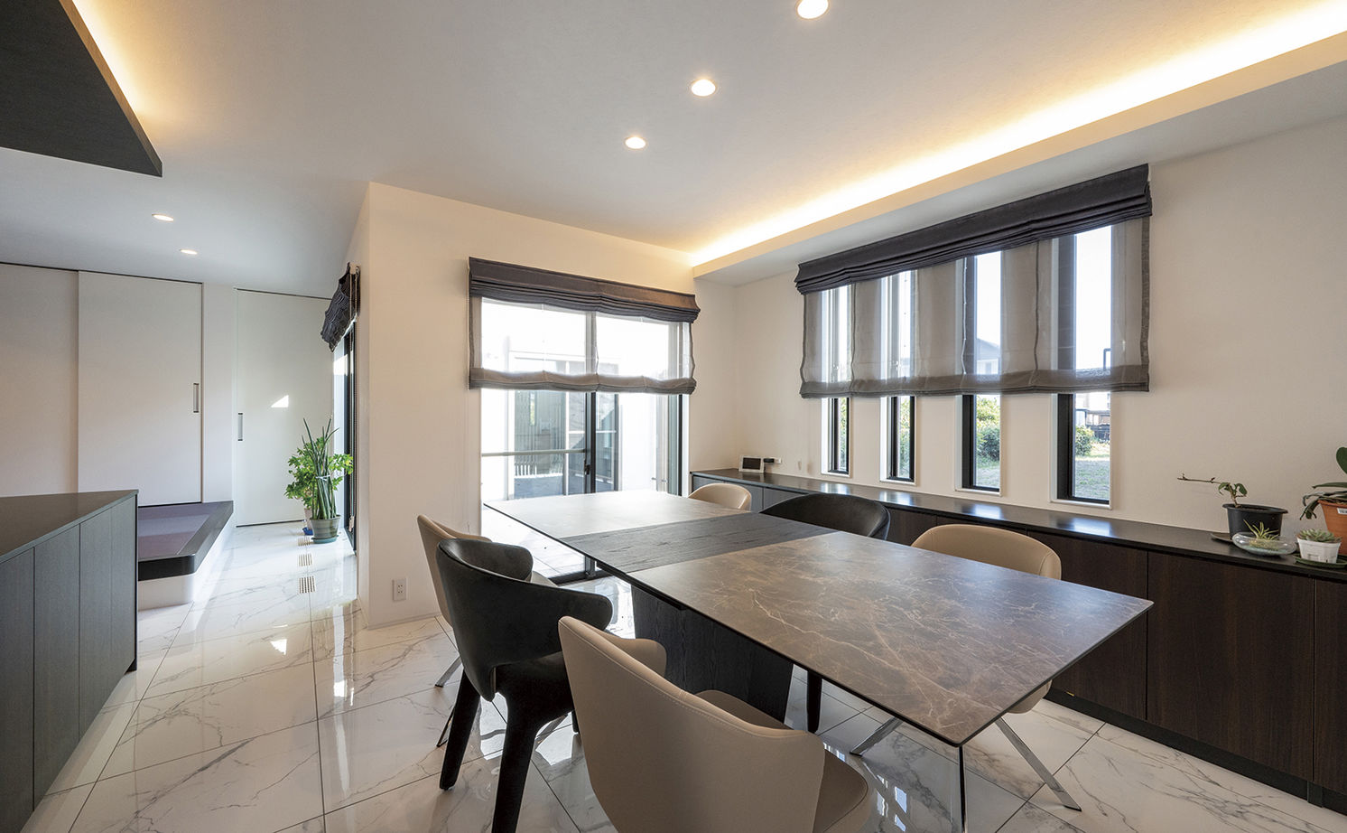 オカモトハウジング 【間取り図有/平屋風/ドッグラン】季節の移り変わりに心躍る。愛犬と暮らす、崖上リゾートハウスの建築実例画像9