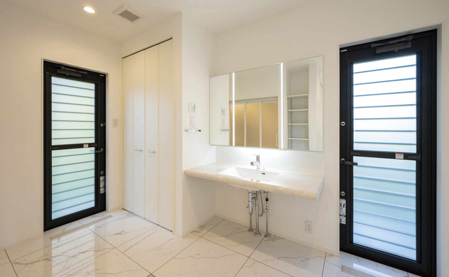 オカモトハウジング 【間取り図有/平屋風/ドッグラン】季節の移り変わりに心躍る。愛犬と暮らす、崖上リゾートハウスの建築実例画像15