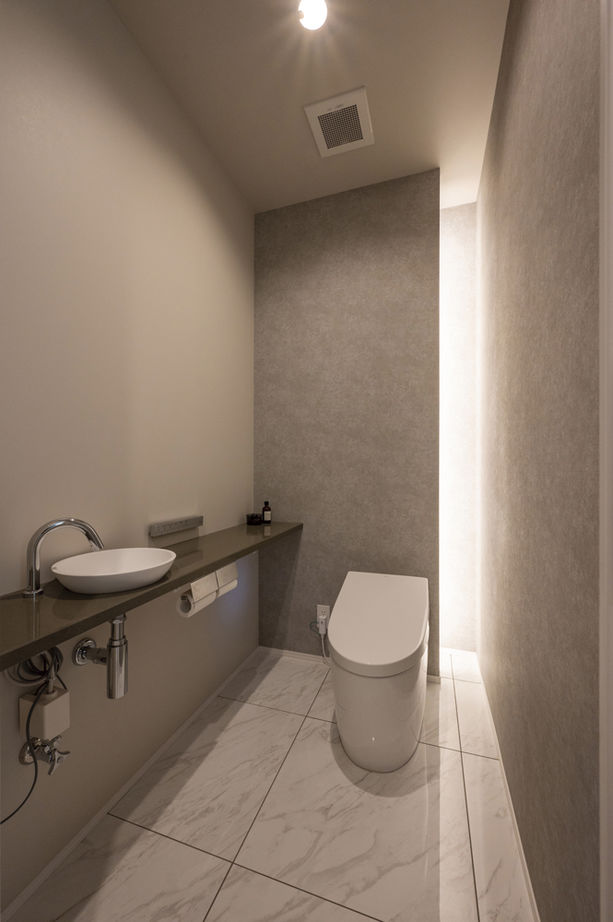 オカモトハウジング 【間取り図有/2階LDK/収納充実】住宅街でも圧倒的な開放感。交通量の多い交差点に佇む、シンボリックな家の建築実例画像14