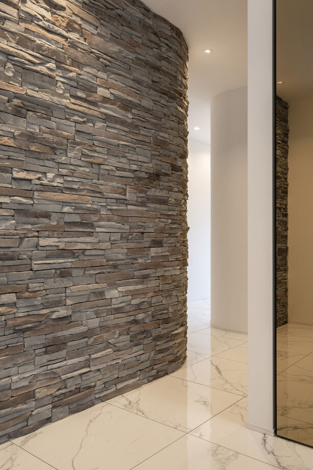 オカモトハウジング 【間取り図有/鈴鹿市/薪ストーブ】日本庭園と融合するモダニズム。『燻し銀』がテーマの平屋住宅の建築実例画像8