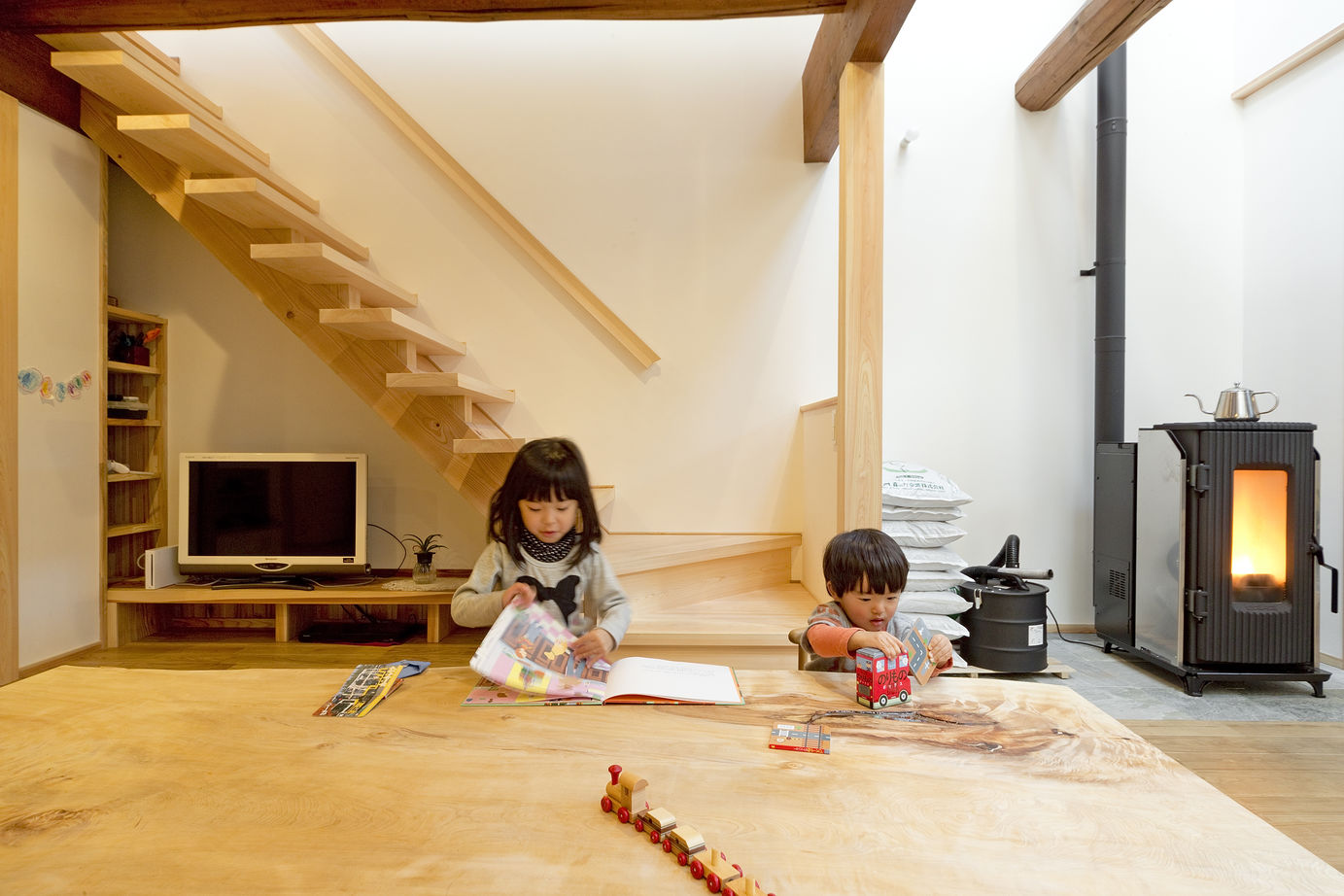 いたや工房（ITAYA KOBO SECONDBASE） 【2500万円台／約35坪／京都府】築100年超のリノベーション。旧家の柱や梁を巧みに利用した平屋の住まいの建築実例画像3