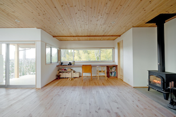 いたや工房（ITAYA KOBO SECONDBASE） 【2000～2500万円】竹林とその奥に広がる街並みの景色。借景を巧みに取り込む木の住まいの建築実例画像4