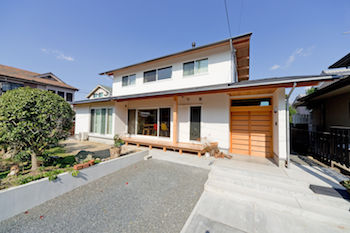 いたや工房（ITAYA KOBO SECONDBASE） 【2700万円台／二世帯住宅/約40坪】現場で鉋がけをする職人の姿に感動。家族6人が快適に暮らせる二世帯住宅の建築実例画像1