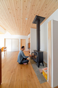 いたや工房（ITAYA KOBO SECONDBASE） 【2700万円台／二世帯住宅/約40坪】現場で鉋がけをする職人の姿に感動。家族6人が快適に暮らせる二世帯住宅の建築実例画像4