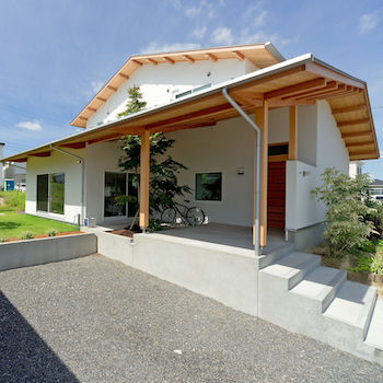 いたや工房（ITAYA KOBO SECONDBASE） 【3100万円台／45坪／京都府】軒を貫くシンボルツリーが印象的なスキップフロアで繋がる木の家の建築実例画像3