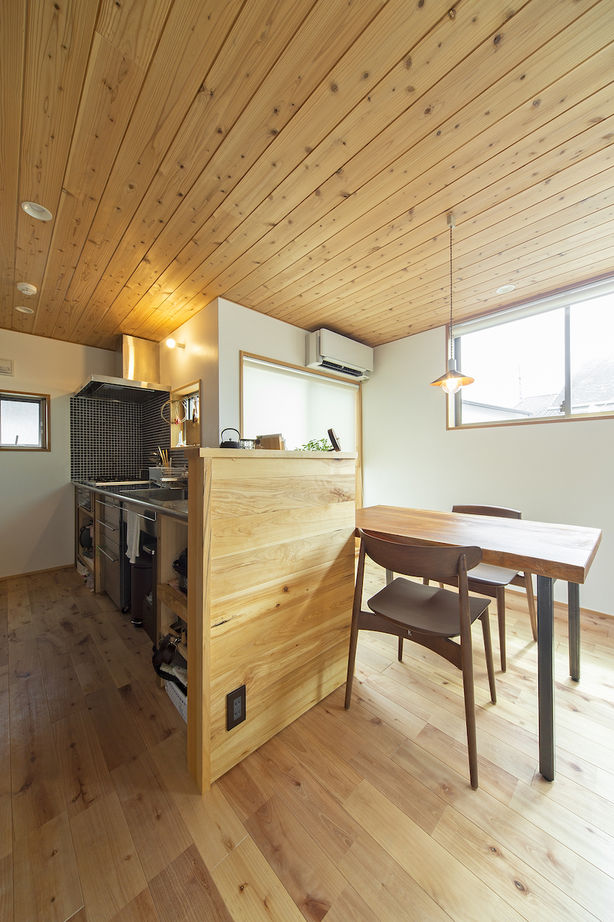 いたや工房（ITAYA KOBO SECONDBASE） 【2500万円台／約20坪／京都府】築80年長屋の建て替え。自然素材と和の設えに癒される夫婦２人の住まい。の建築実例画像4