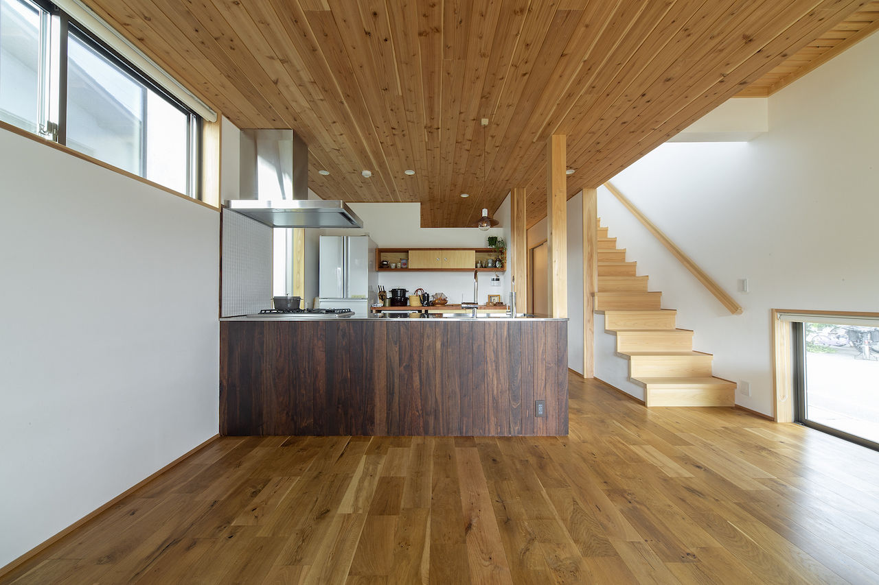 いたや工房（ITAYA KOBO SECONDBASE） 【2500万円台／約35坪／京都府】紅葉の木が自然のカーテンに。季節や天気、時間の流れが感じられる木の家の建築実例画像2