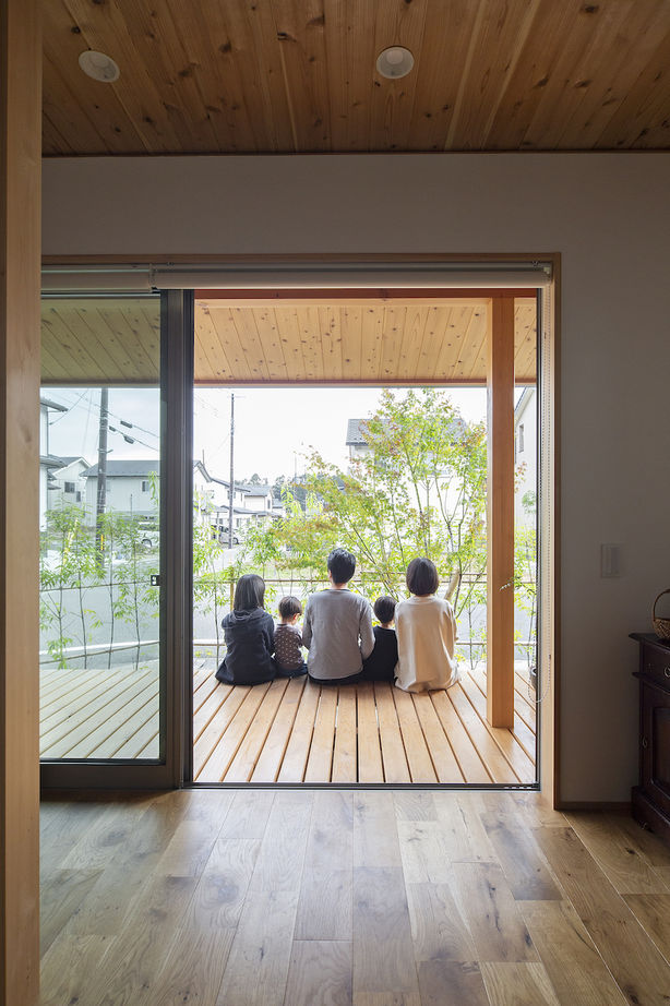 いたや工房（ITAYA KOBO SECONDBASE） 【2500万円台／約35坪／京都府】紅葉の木が自然のカーテンに。季節や天気、時間の流れが感じられる木の家の建築実例画像3