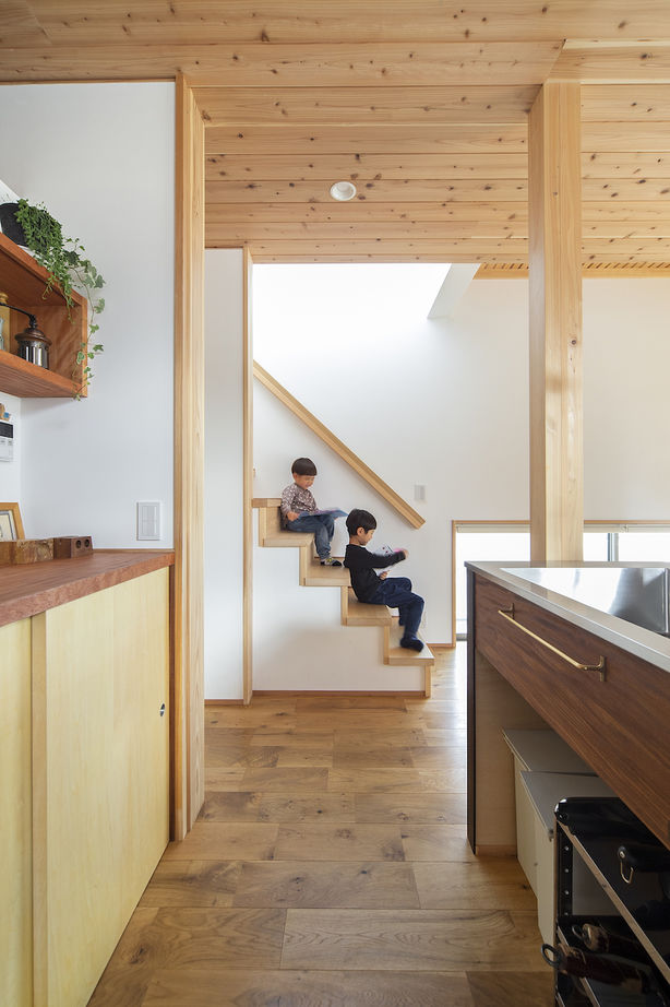 いたや工房（ITAYA KOBO SECONDBASE） 【2500万円台／約35坪／京都府】紅葉の木が自然のカーテンに。季節や天気、時間の流れが感じられる木の家の建築実例画像6