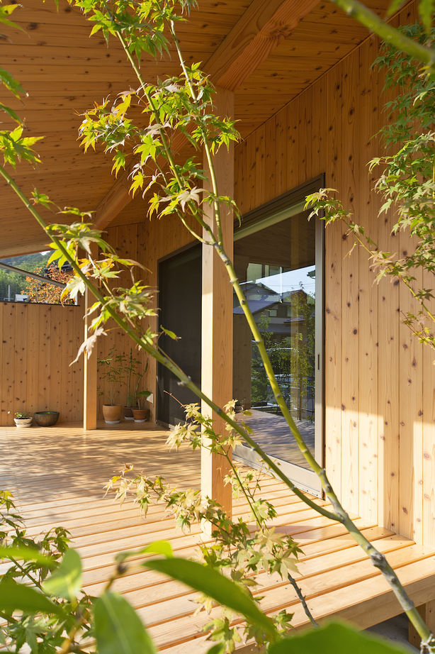 いたや工房（ITAYA KOBO SECONDBASE） 【2500万円台／約35坪／京都府】紅葉の木が自然のカーテンに。季節や天気、時間の流れが感じられる木の家の建築実例画像9