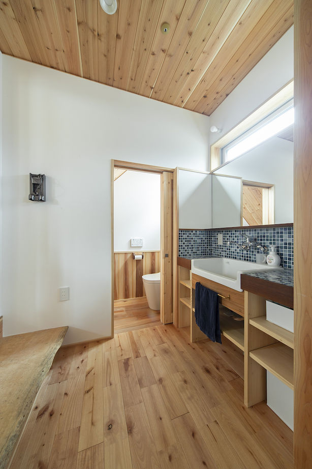 いたや工房（ITAYA KOBO SECONDBASE） 【2600万円台／約30坪／大阪府】広いウッドデッキに大きな土間収納。ラフさが魅力のサーファーズハウスの建築実例画像5