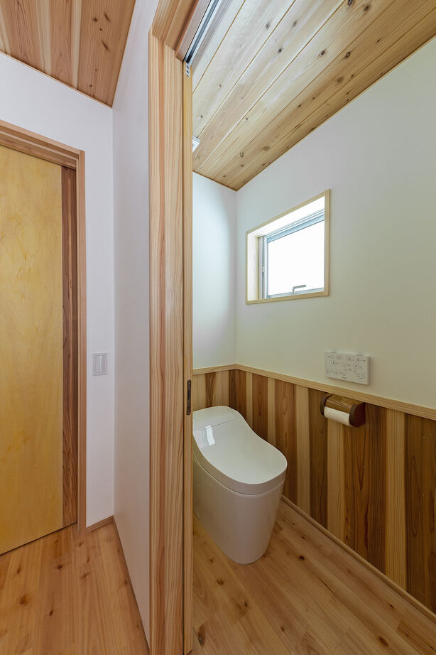 いたや工房（ITAYA KOBO SECONDBASE） 【3000～3500万円／京都府】暮らしの中にいつも緑の景色。平屋のように過ごせる大屋根の家の建築実例画像8